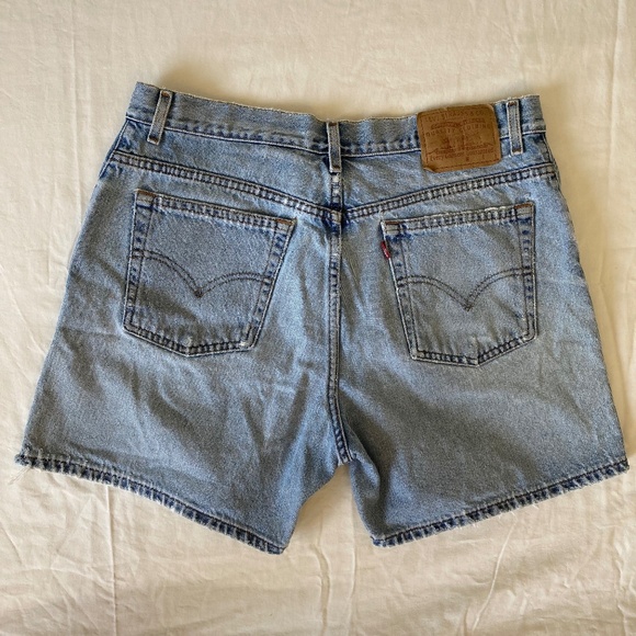 Women's Vintage Levi Jean Shorts Size 14 - Picture 1 of 12